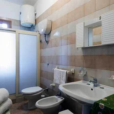 Casa Vacanza Trilocale 79 * Sant'Andrea (Apulia)