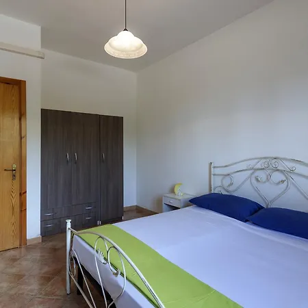 Casa Vacanza Trilocale 79 * Sant'Andrea (Apulia)