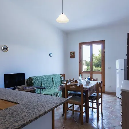 Appartamento Casa Vacanza Trilocale 79 *